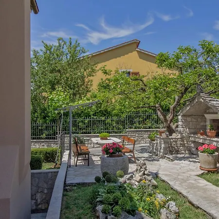 Lucia In - Istrien Gračišće