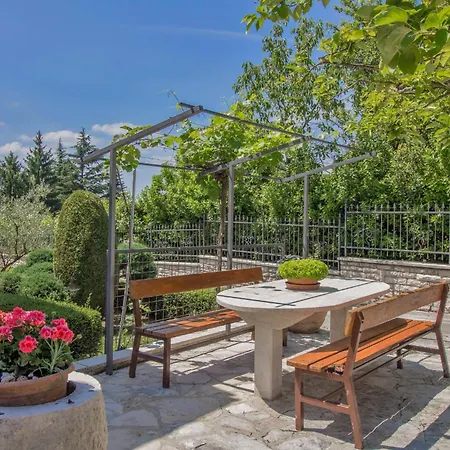 Gasthuis Lucia In - Istrien 3*