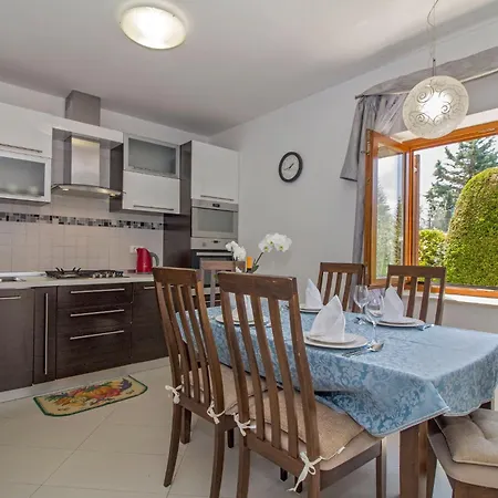 بيت ضيافة Lucia In - Istrien 3*